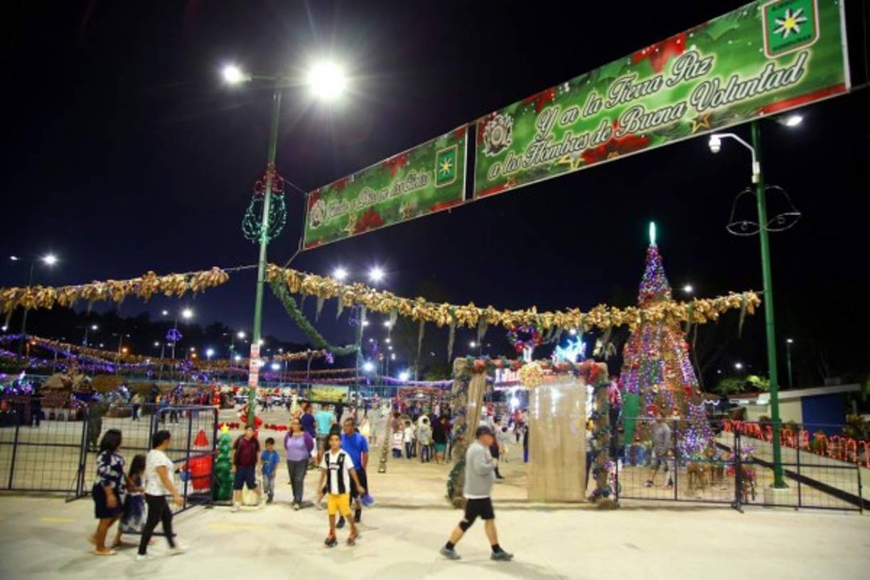 Los hondureños festejan estos días con alegría y regocijo, disfrutando de estas villas que por un momento hacen olvidar los problemas cotidianos.