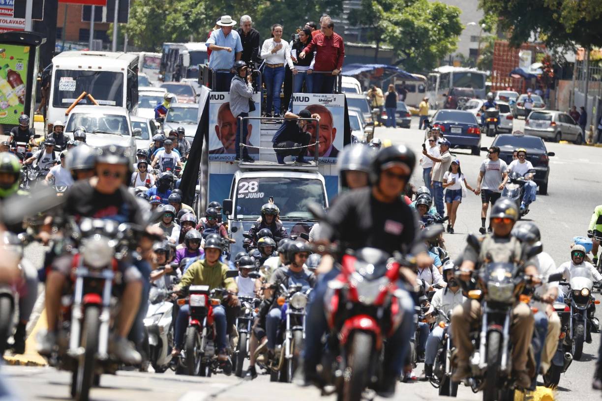 María Corina Machado asiste a una concentración este sábado, en Caracas (Venezuela). 