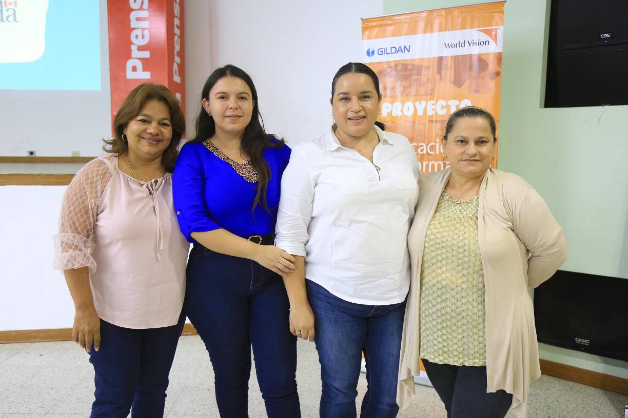 Delia Betancourth, Dayana Cerrato, Yozelin Corrales y Doris Tábora