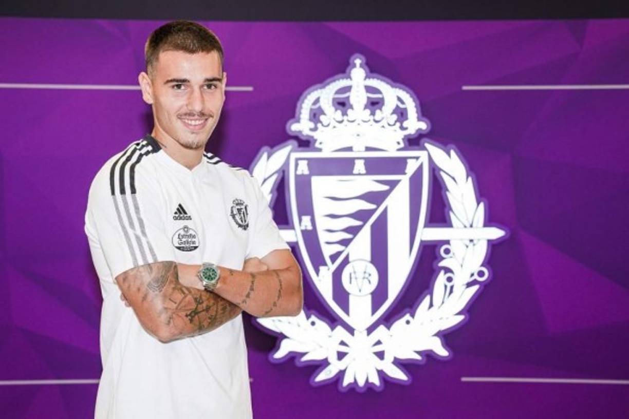 El Real Madrid también ha traspasado al delantero español Hugo Vallejo al Valladolid, donde jugará por las próximas tres temporadas. El atacante, que el curso pasado anotó cuatro dianas con el filial merengue, deja el conjunto merengue tras su incorporación en 2020.