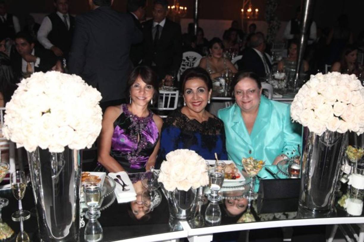 Marissa Milla, Carolina Canahuati y Lucena Kawas.