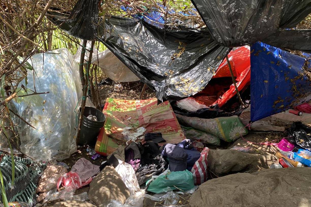 Unos cien agentes de las diferentes unidades de la Policía participan en el operativo.