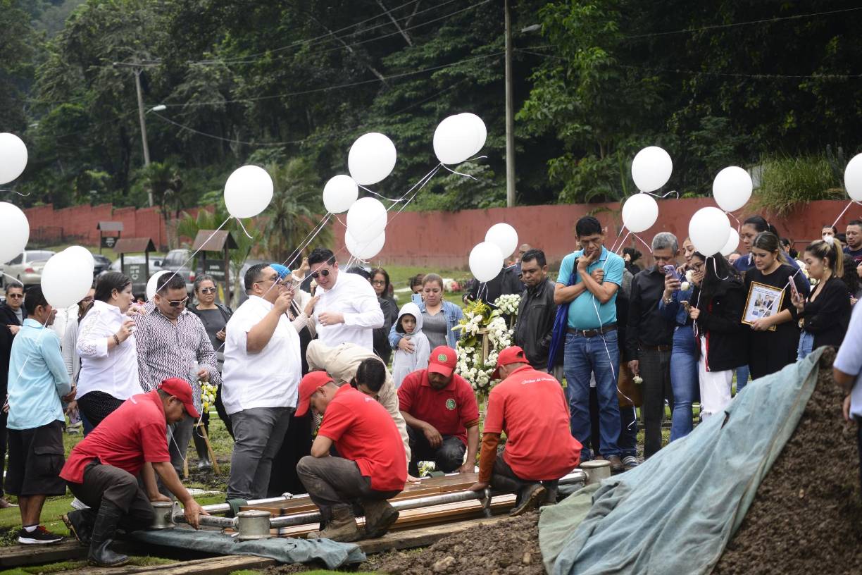 Carlos Peraza Jr. también obtuvo reconocimiento por su personaje de “El Ingeniero”, en el programa “A Toda Máquina”, de Canal 11. 