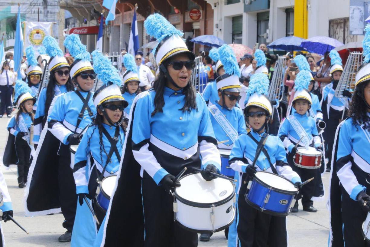 Las bandas de guerra en El Progreso fueron de las más esperadas en los desfiles.