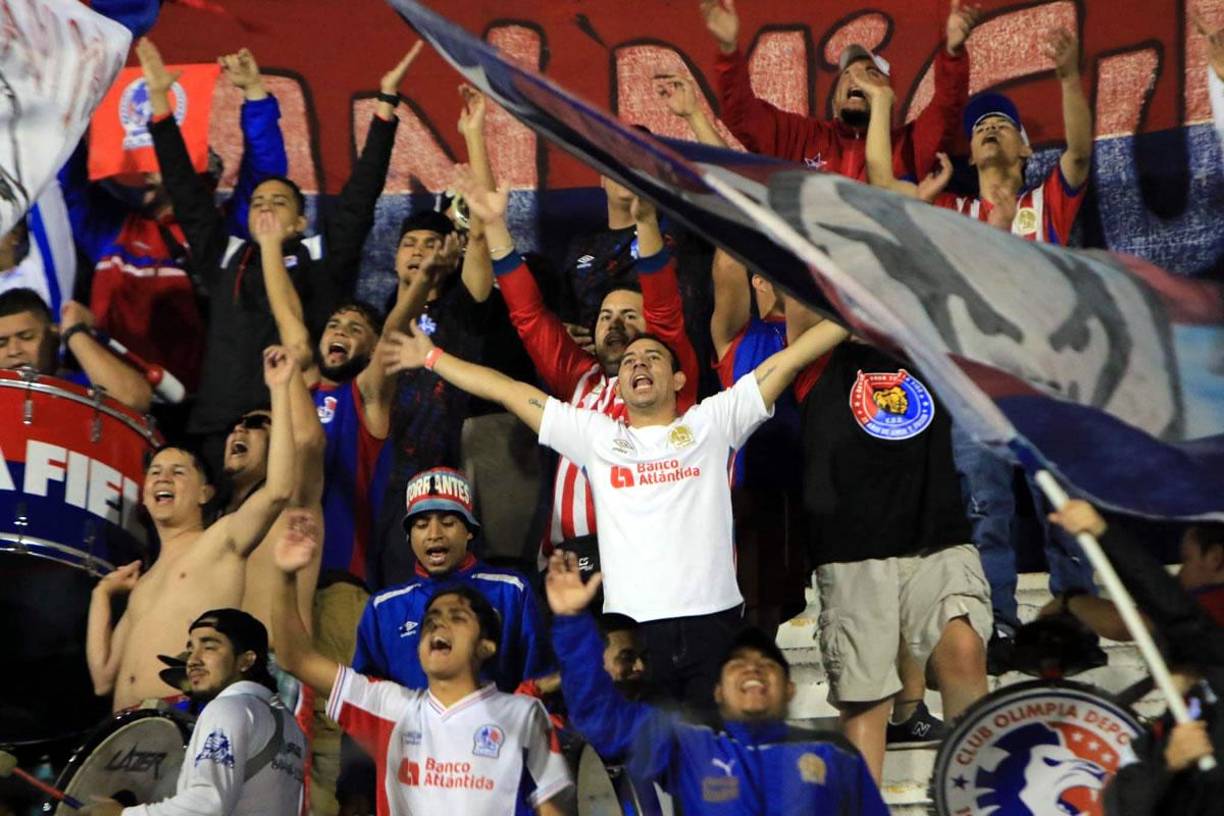 Los fieles aficionados del león no abandonaron a su equipo en partido reprogramado de la Jornada 4.