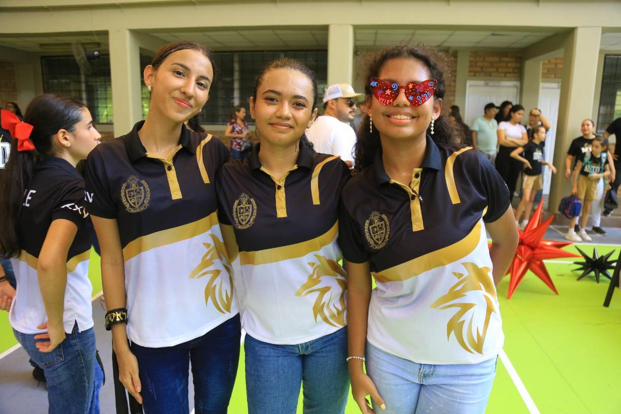 Isabella Hernández, Natalie Fajardo y Emily Vélez