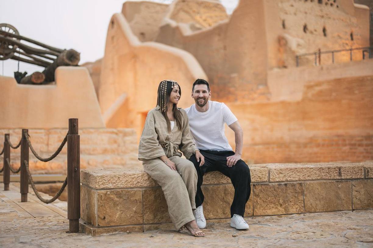 Antonela Roccuzzo lució hermosa en la sesión de fotos de la que fue parte con Leo Messi en Arabia Saudita.