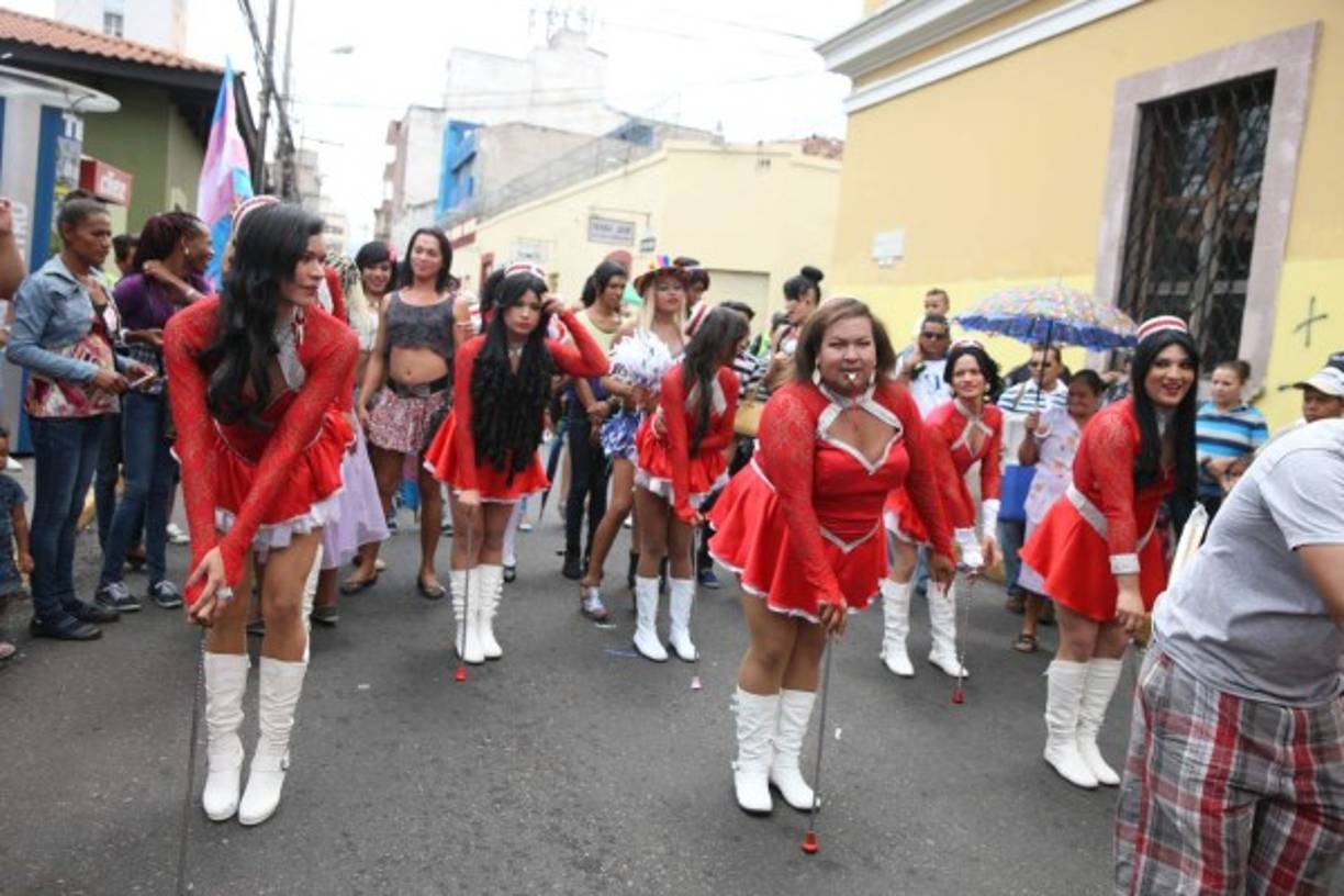 Las palillonas transexuales no tuvieron miedo a expresarse en las calles de Tegucigalpa.