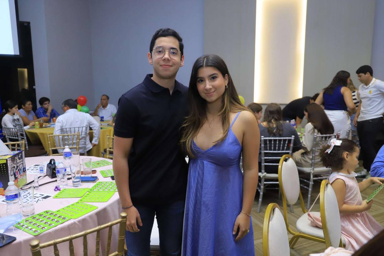 Juan Carlos Rivera y Mariana Canahuati