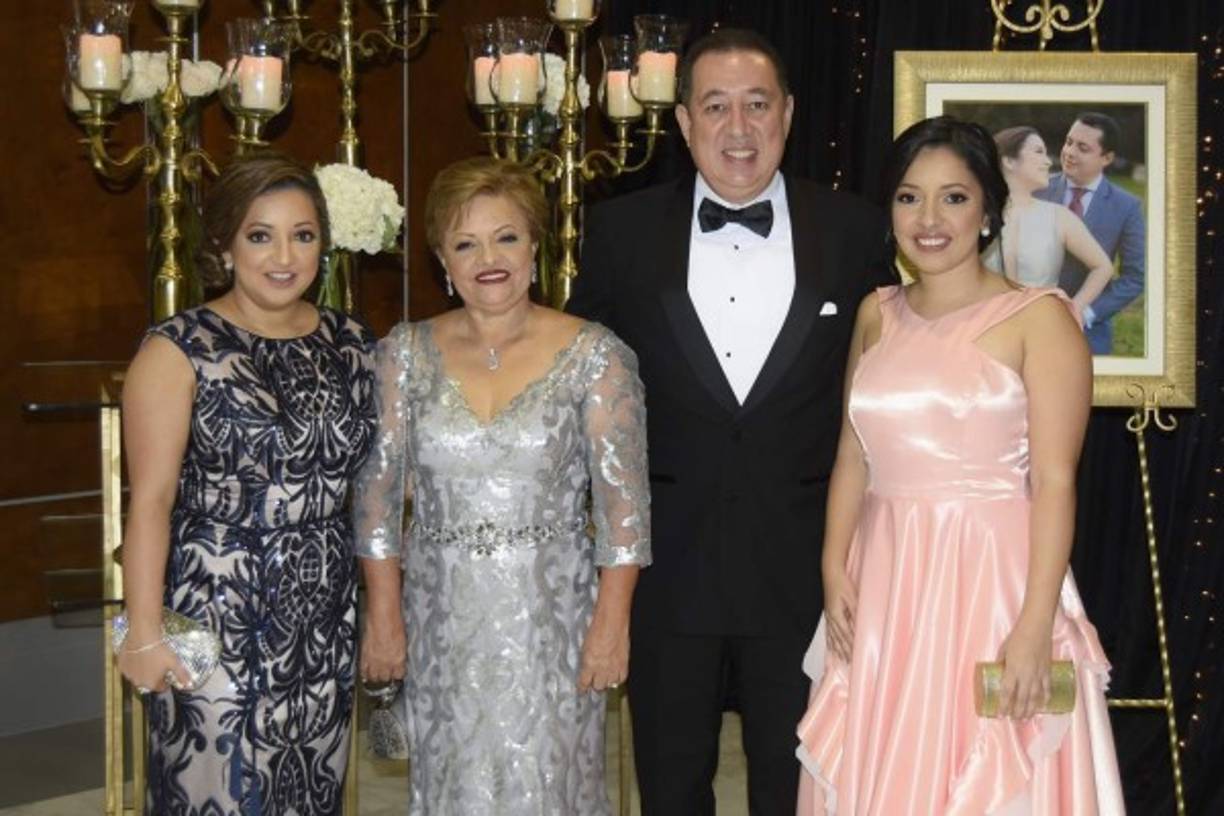 Elena, Elena, Jorge y Gisela Dubón.