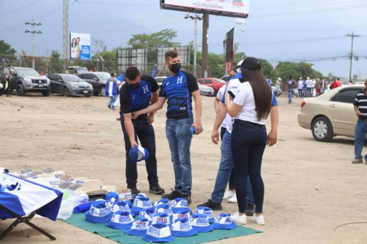 En Honduras tenemos toque de queda en un horario comprendido entre las 10:00 pm y las 05:00 am. Sin embargo, los aficionados que asistan al Olímpico no tendrán problemas al regresar a sus respectivos hogares.