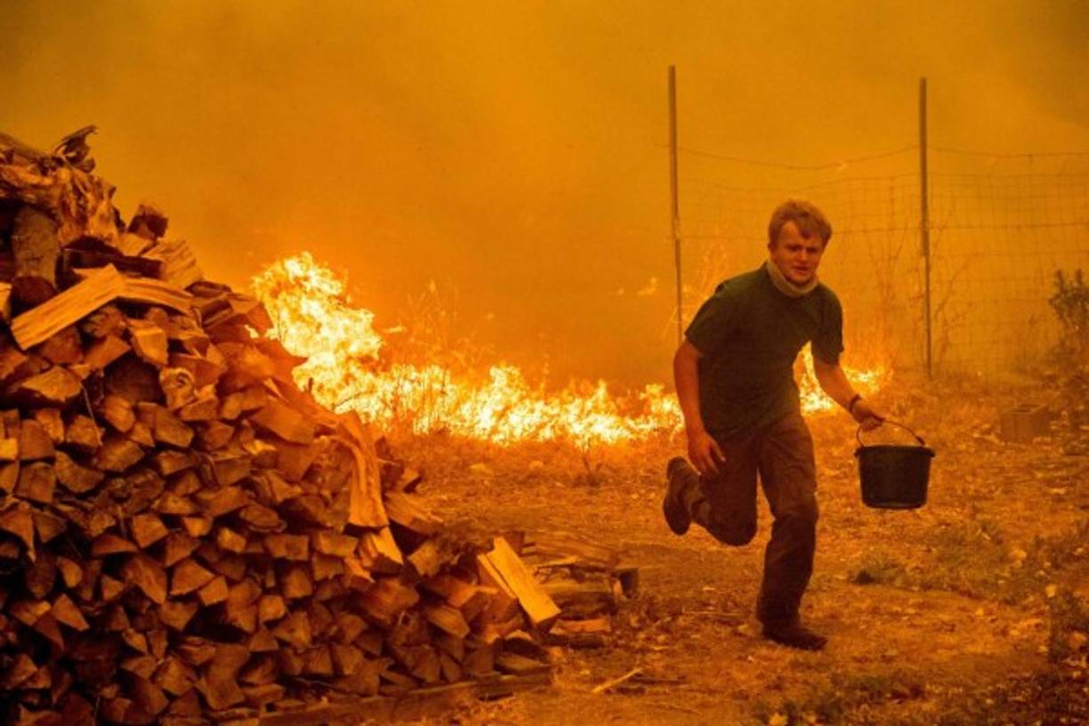 Una serie de incendios forestales, casi del tamaño de la ciudad de Los Ángeles, se convertirá este el mayor de la historia del estado de California (costa oeste de Estados Unidos).