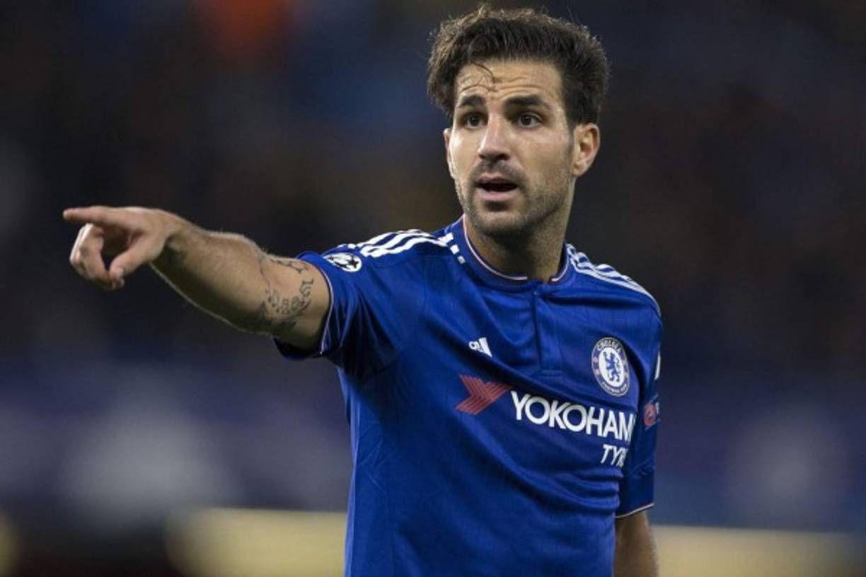 Según informa el Daily Star, Cesc Fábregas habría acordado llegada al Milan la próxima temporada una vez finalizada la actual. De hecho, los nuevos dueños chinos del equipo rossonero quieren devolver al club a la élite del fútbol europeo por lo que esperan armar un importante equipo para pelear todo lo que sea posible en la próxima campaña.