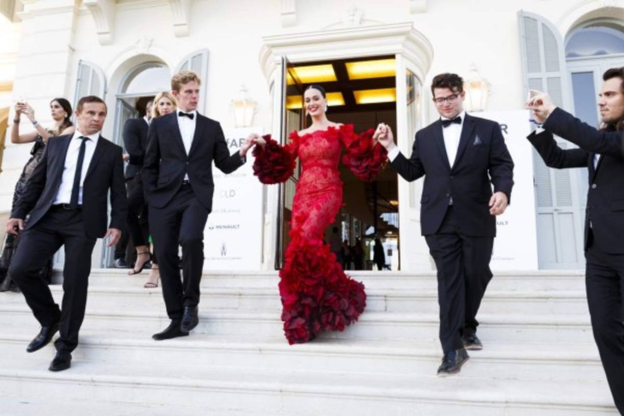 La cantante estadoundiense Katy Perry en la gala Amfar de la lucha contra el Sida que celebra en el Festival de Cine de Cannes 2016.