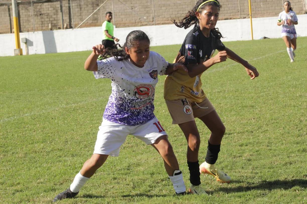 El fútbol femenil quiere entrar con todo en su primer torneo profesional a nivel de Liga Nacional de Honduras.