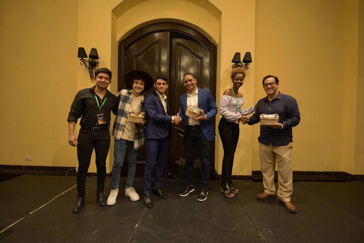 Carlos Alberto Díaz también motivó a la juventud hondureña a estudiar Agronomía. “Hágalo de una”, recomendó mediante un vídeo publicado por la Universidad Zamorano.