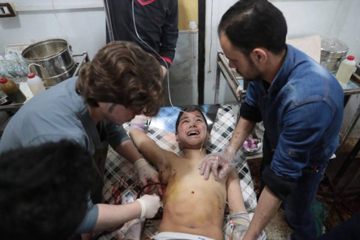 El ataque de este martes coincide con el inicio de una conferencia de dos días en Bruselas sobre el futuro de Siria auspiciada por la Unión Europea y Naciones Unidas, pero no se prevé la asistencia de algunos actores claves como Rusia o Turquía.