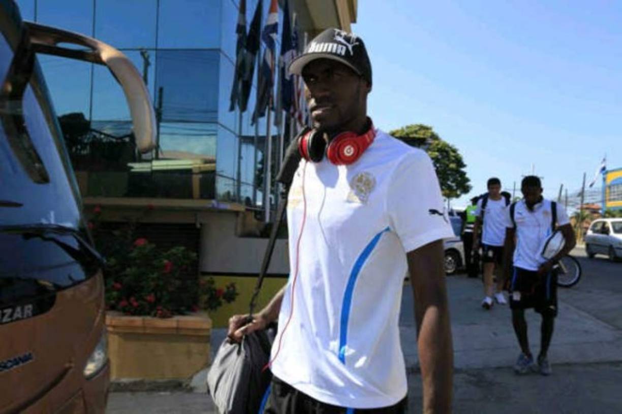 Hendry Córdova: Experimentado mediocampista de contención que jugó en clubes como Olimpia, Platense, Marathón, Vida, es otro de los que radica en Estados Unidos.