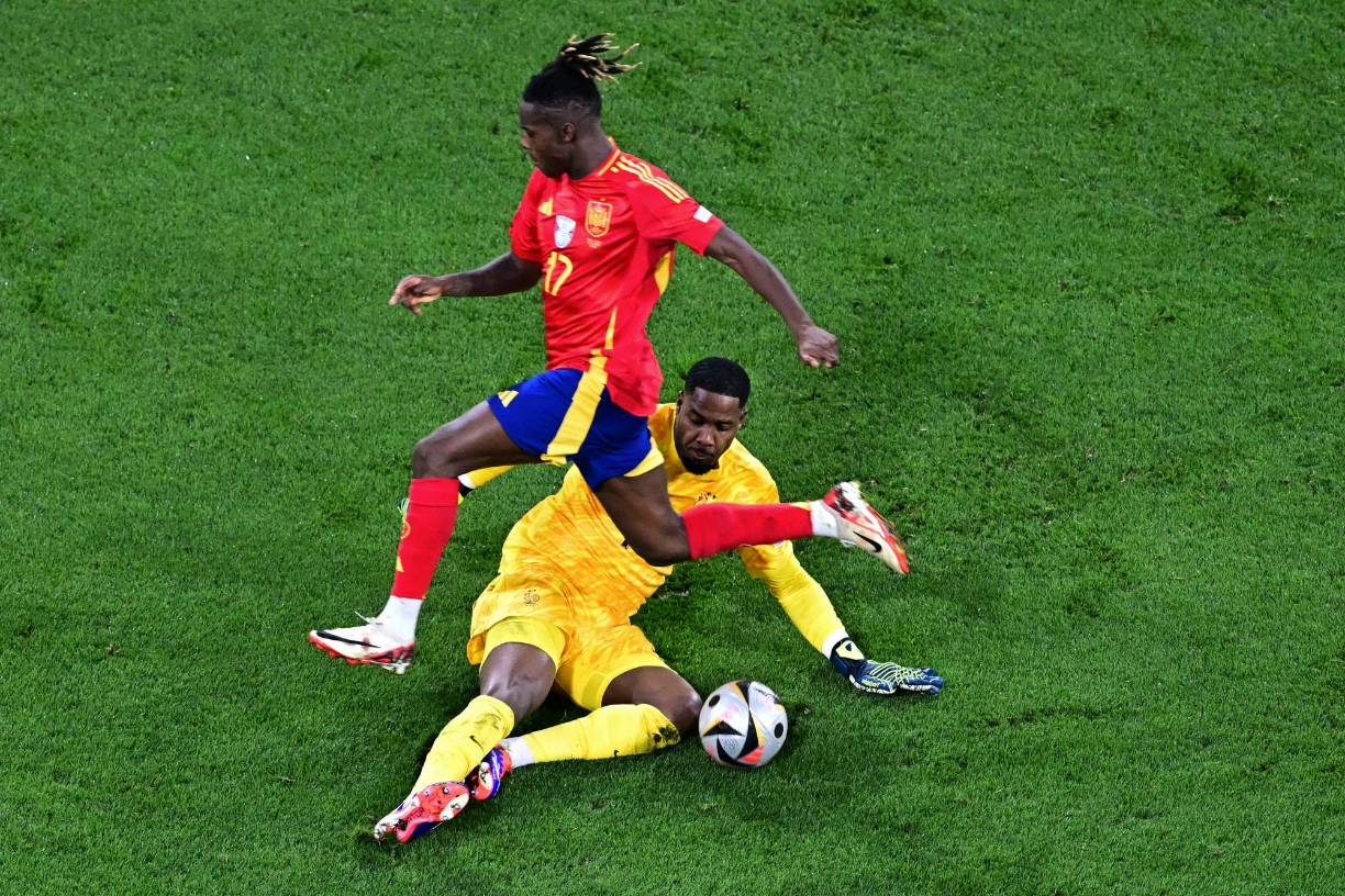 “La prueba es que hemos renovado recientemente a dos de nuestros internacionales, Simón y Vivian, Nico firmó el año pasado hasta 2027, y también se han comprometido durante varias temporadas jugadores codiciados como Sancet, Prados, Julen Agirrezabala y paredes, por poner algunos ejemplos”.