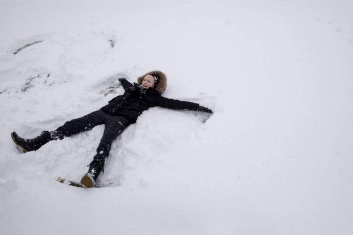 'Tengan cuidado y permanezcan en casa. Grandes partes del País están sufriendo tremendas cantidades de nivel y un frío casi de récord. (Es) sorprendente lo grande que es el sistema', indicó Trump.