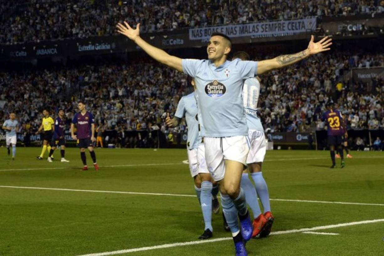 Maxi Gómez celebrando su gol contra el Barcelona.