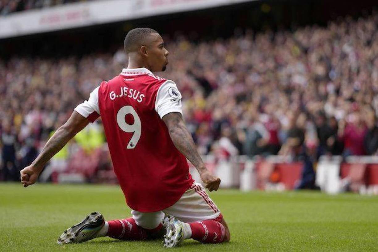 Por el momento, el futbolista brasileño se encuentra lesionado desde el pasado diciembre, cuando disputaba el Mundial de Qatar 2022 con la selección de Brasil y se espera se pueda reincorporar con el Arsenal en Febrero.