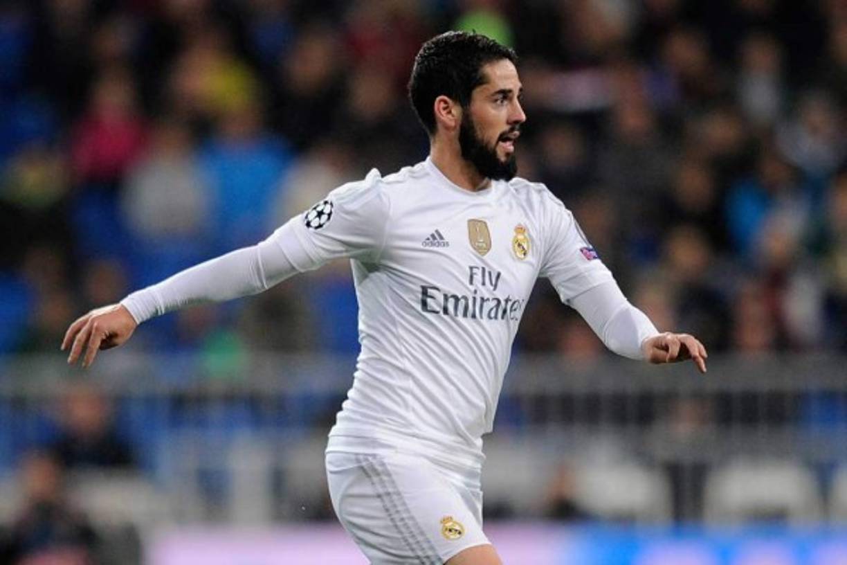 Zinedine Zidane ya ha decidido al sacrificado del centro del campo, el hecho que Marco Asensio vaya a quedarse, obliga al club a vender a James Rodríguez o a Isco, y el español ha sido el elegido por el técnico francés. El Milan es el principal candidato ya que el club italiano está dispuesto a pagar más de 50 millones de euros para fichar al centrocampista andaluz.