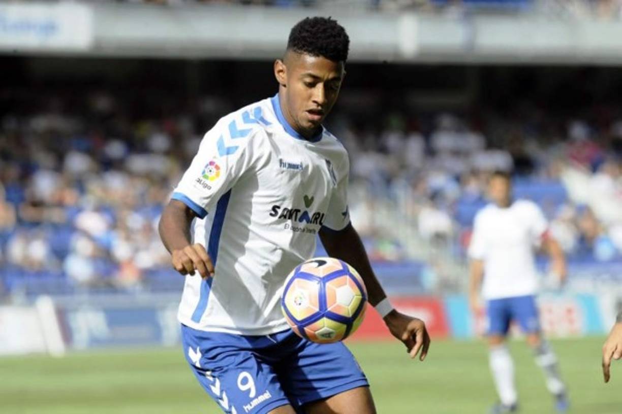 El director deportivo del Tenerife, Víctor Pérez Borrego, confirmó que han llegado a un acuerdo con el Olimpia para la compra definitiva del hondureño Anthony 'Choco' Lozano, quien firmaría por cinco temporadas. 'Lozano podría firmar por cinco temporadas, solo falta cerrar el acuerdo por el jugador. Con Olimpia ya hay acuerdo por una cantidad cercana a un millón de euros', reveló.