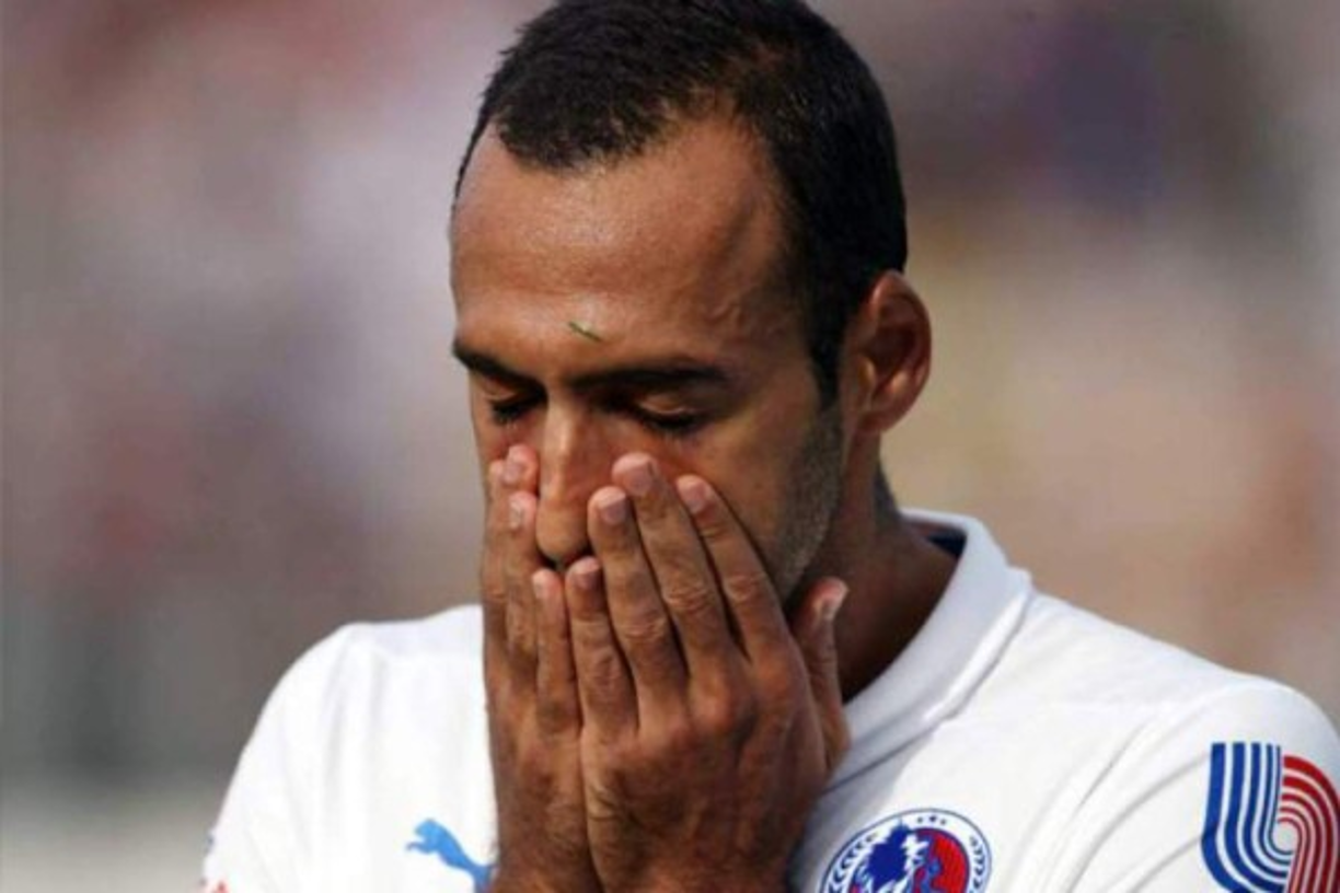 En el 2016, Fabio de Souza sufrió una 'trombosis venosa profunda en una de sus piernas' por lo que tuvo que ser llevado de emergencia a un centro médico de Tegucigalpa, capital de Honduras. Finalmente se pudo recuperar.