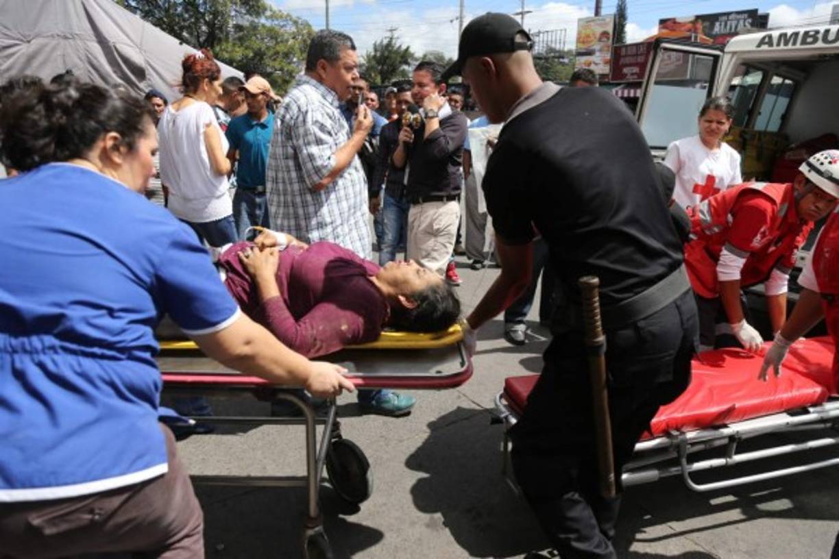 Los familiares sufrieron momentos de desesperación debido a la falta de información sobre el estado de salud de los afectados.