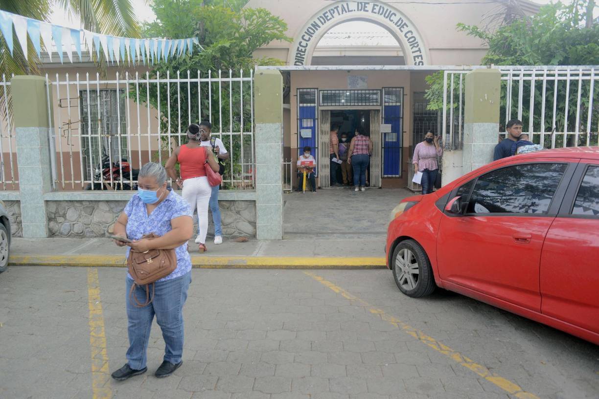 Todo ocurrió luego de que un video en el que presuntamente agredía a un menor se hiciera viral en redes sociales.