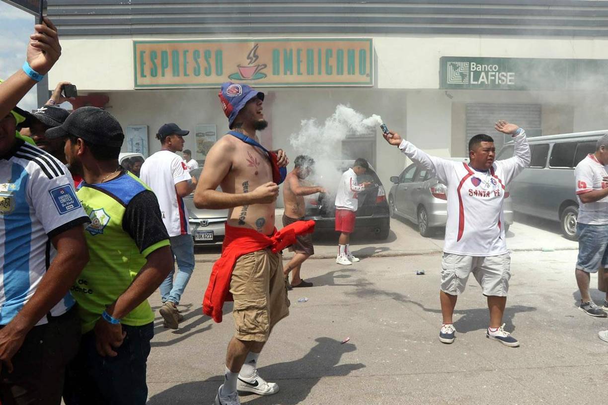 Las imágenes más curiosas del ambiente de la final Olancho-Olimpia