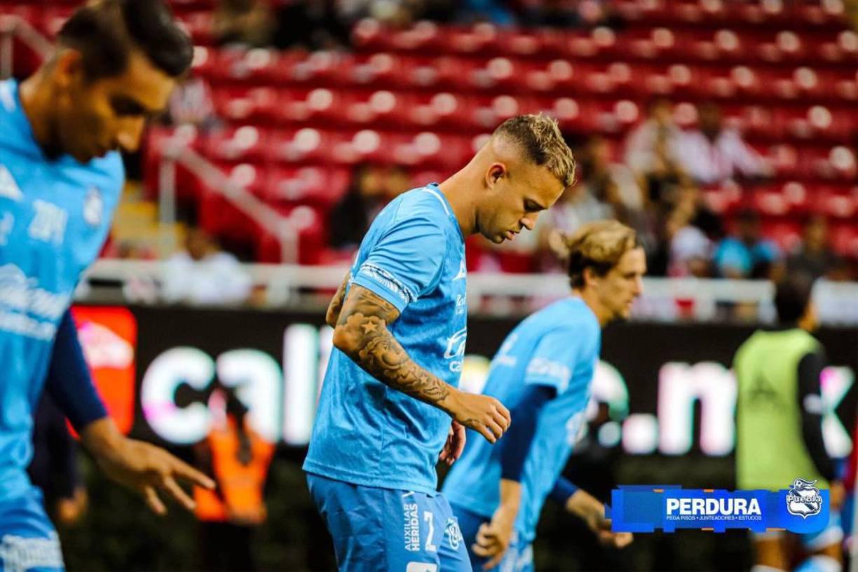 Gustavo Ferrareis comenzó en el 11 titular del Puebla en el duelo ante las Chivas en el Estadio Akron. Sin embargo, el jugador vivió una pesadilla minutos después.