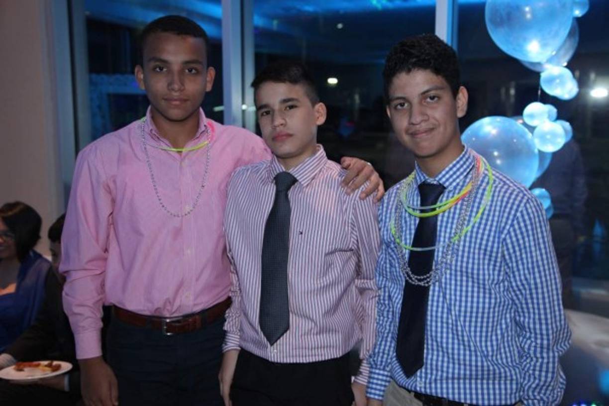 Eduardo Benavente, Ángel Hernández y Marco Enamorado.