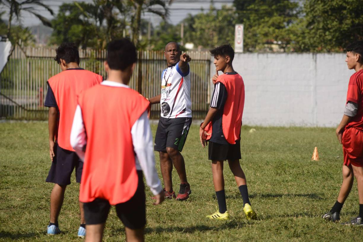 El futbol es la disciplina con mayor demanda y mayor crecimiento, ya que la Cancha de Iniciación del Complejo Olímpico contará con la grama removida del Estadio Morazán. Siendo este un proyecto innovador, siendo la única cancha formativa que contara con grama profesional. 