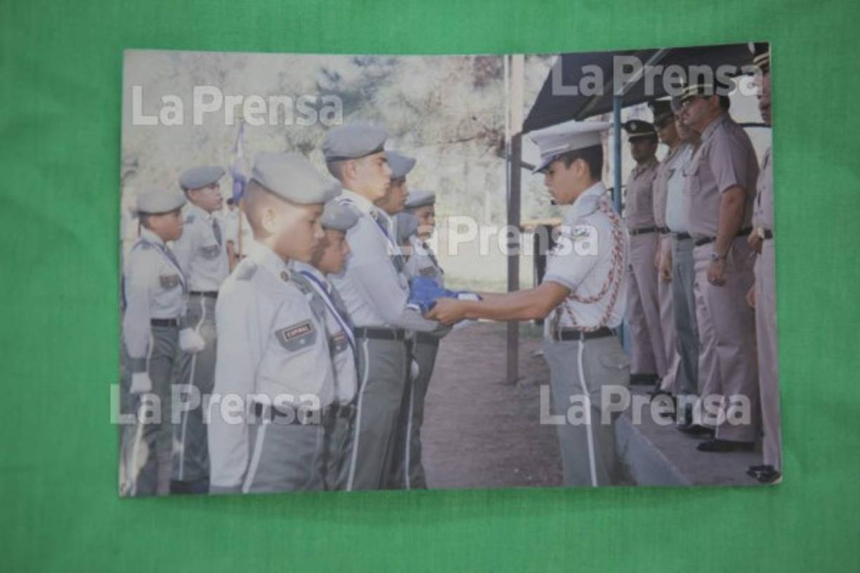 Casado con Ana Rosalinda García y es padre de cuatro hijos. Busca seguir gobernando a los hondureños por cuatro años más.