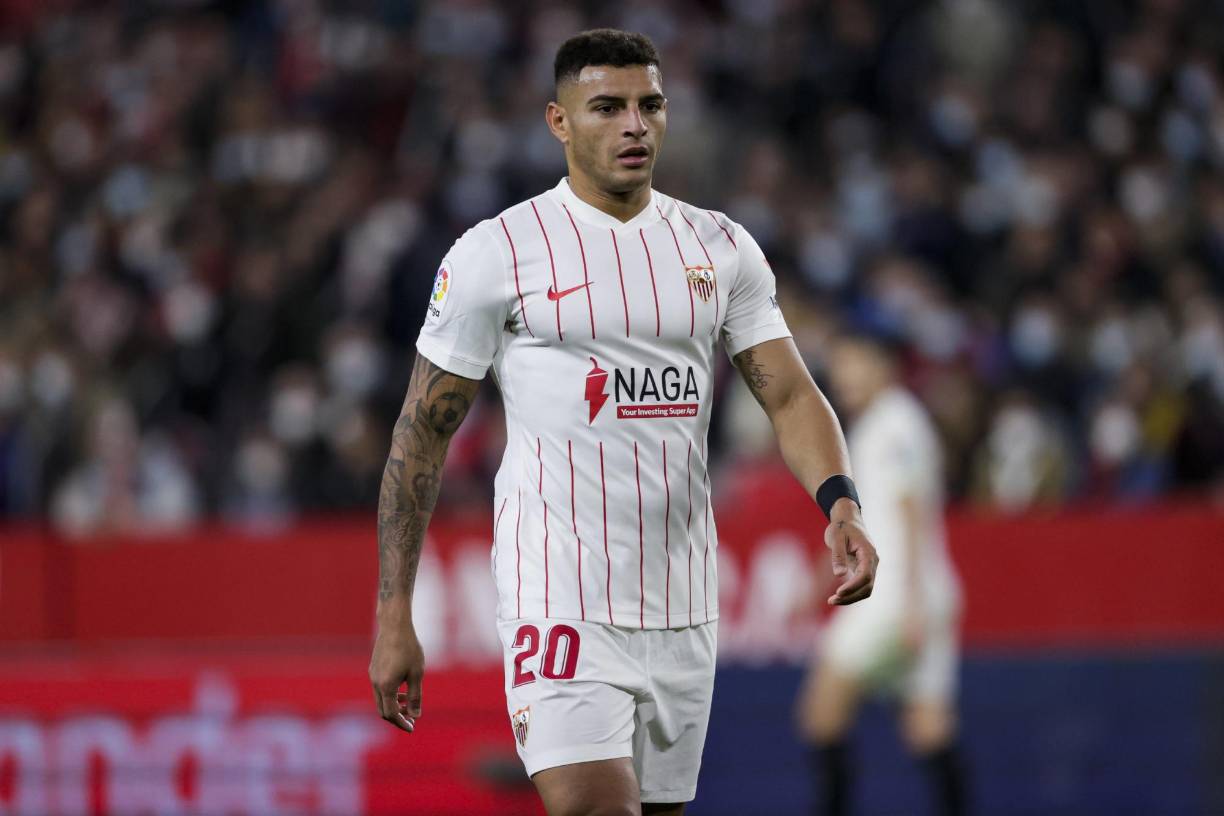 Informa el diario The Telegraph que el Newcastle United tiene apuntado en su agenda al defensa brasileño del Sevilla, Diego Carlos, por si se da el caso de que el defensor holandés Sven Botman no llega a recalar en el club de los ‘urracas’ procedente del Lille.