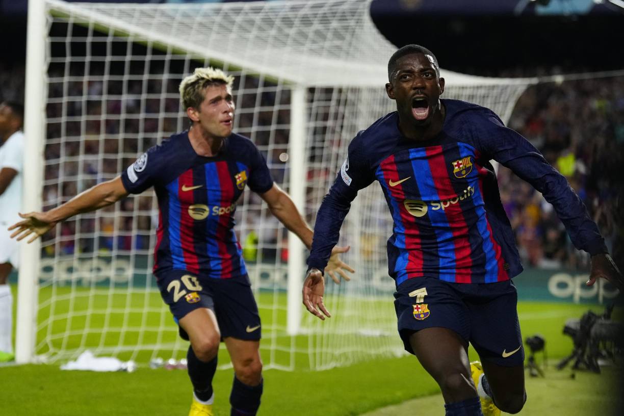 En un partido loco, con las defensas mostrándose muy generosas, Ousmane Dembele abrió el marcador para los azulgranas a los 40 minutos del primer tiempo.