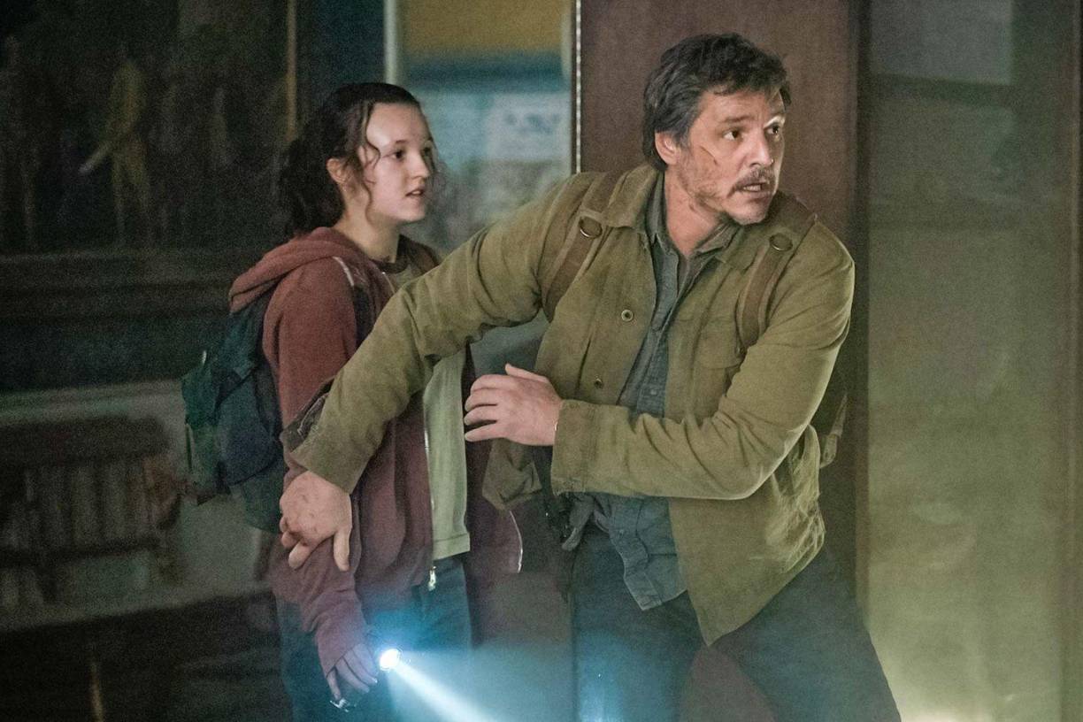 El chileno Pedro Pascal ya era muy popular gracias a ‘The Mandalorian’ pese a que EN la serie del universo de ‘Star Wars’ apenas se le ve la cara en una secuencia. Su consagración popular llegó con la adaptación del famoso videojuego de terror y acción ‘The last of Us’ que se lanzó en 2013 y llegó como serie a HBO diez años después. En breve comenzará el rodaje de la segunda temporada.