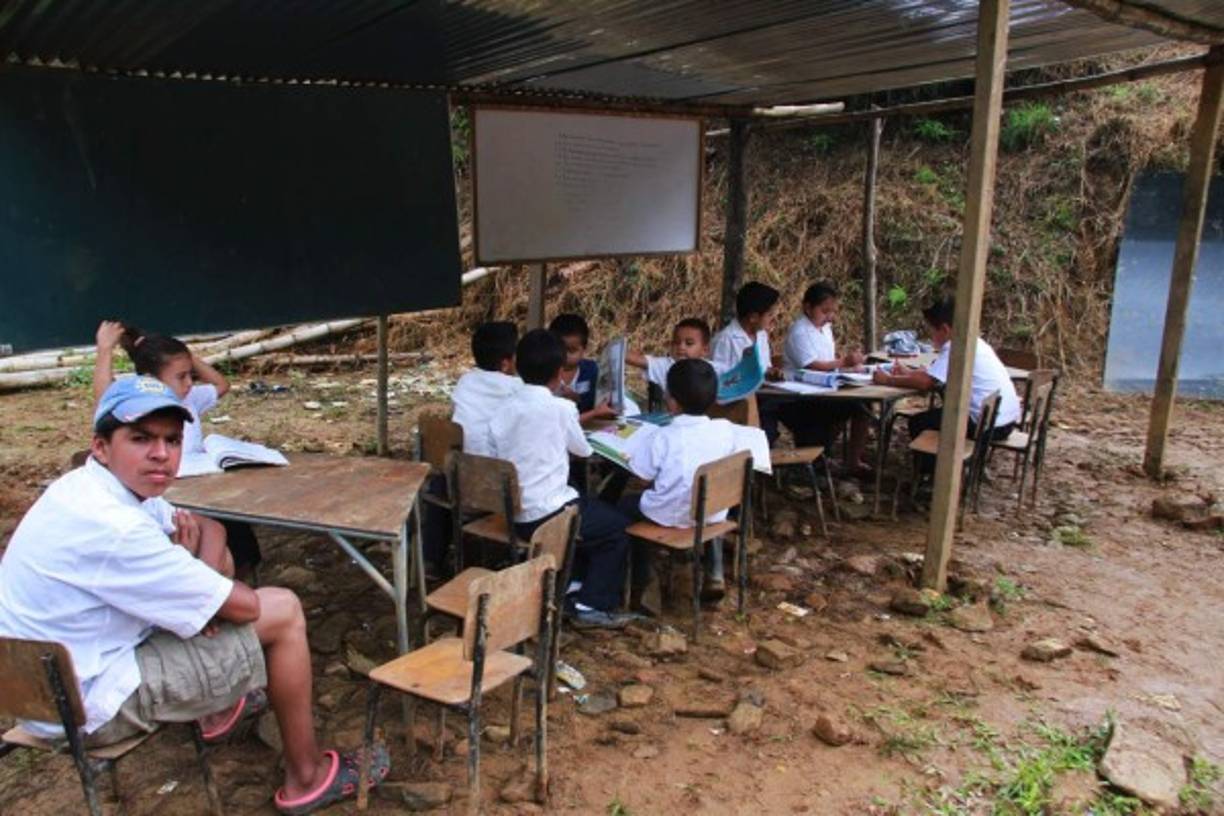Juan Francisco Vargas, habitante de la comunidad, detalló que las autoridades municipales llegaron a revisar la zona y dijeron que el centro se construirá, pero eso pasó hace varios años.<br/>