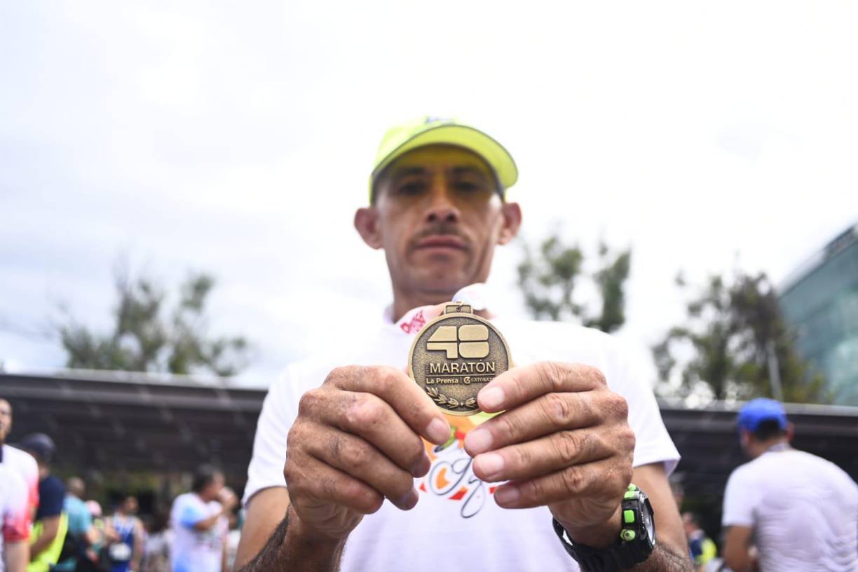 La fiesta fue la acostumbrada. Lo atletas de alto rendimiento, como era de esperarse, tomaron la cabeza de la carrera en los primeros metros y a ritmo constante.