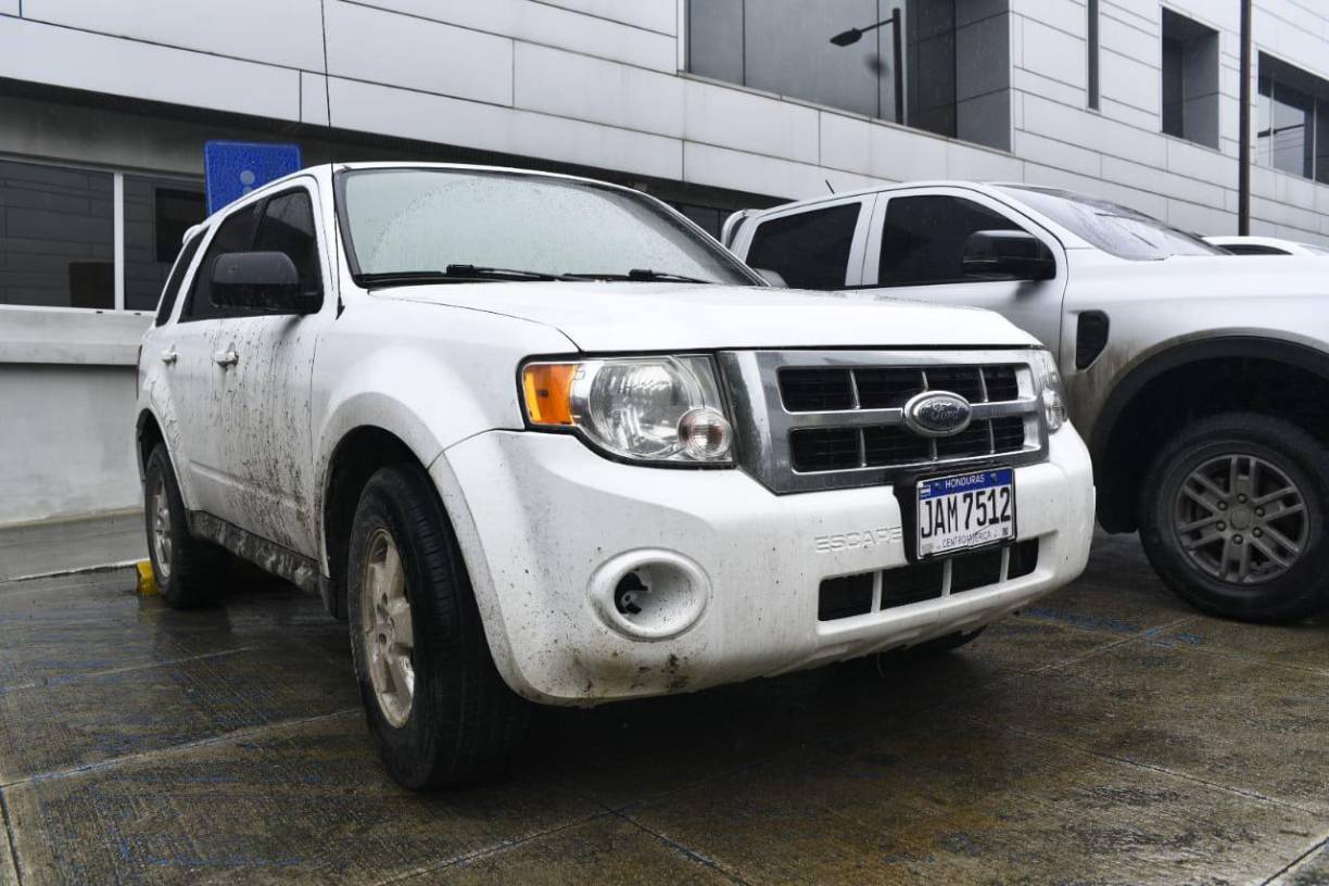 El vehículo decomisado fue trasladado hacia las instalaciones de la Dirección Policial de Investigaciones (DPI). 