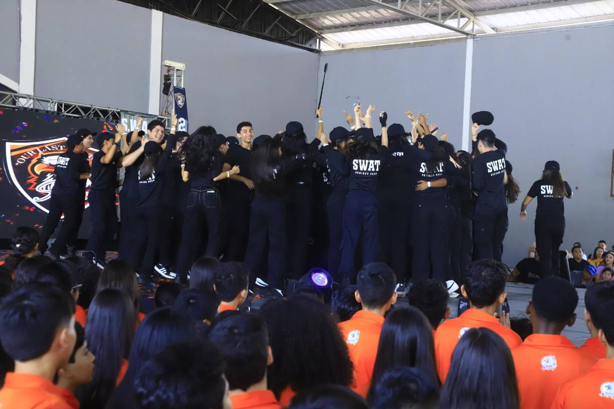 FOTOS: Una alegre bienvenida para los seniors 2025 de la Happy Days &amp; Freedom