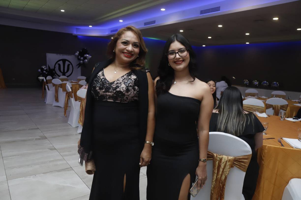 Wendy Córdova y Eileen Fernández