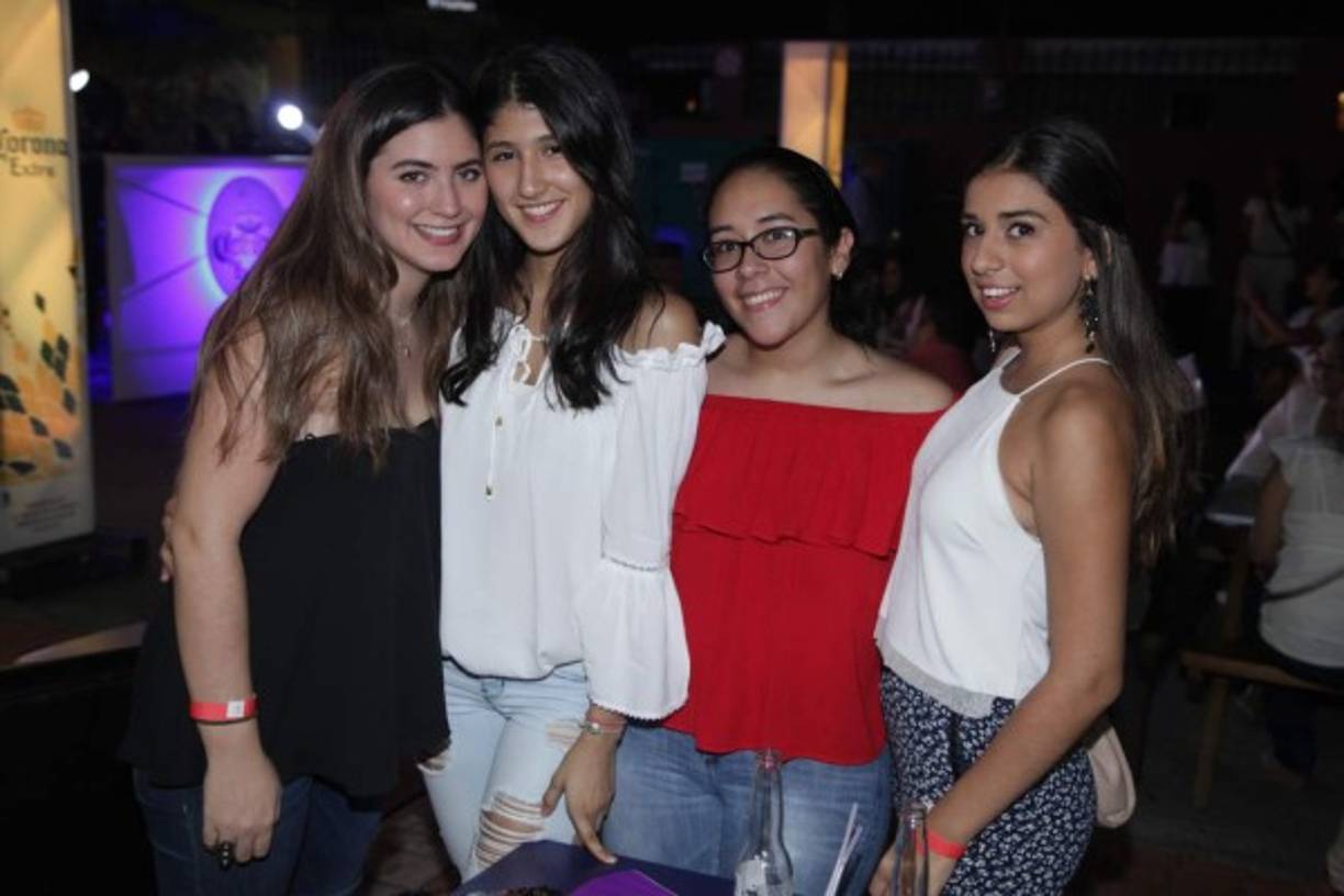 Fernanda Medina, Ceci Valenzuela, Pao Cartagena e Isa Ramírez.
