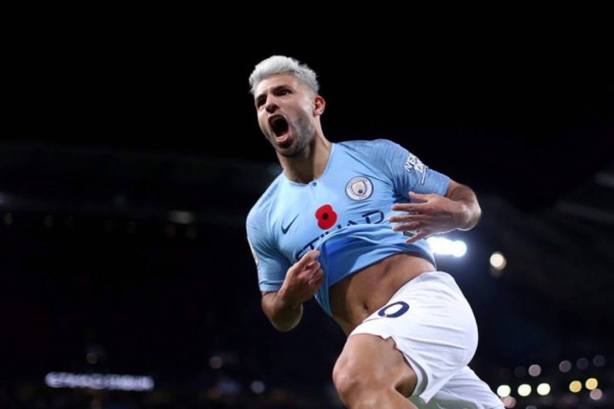 Sergio 'Kun' Agüero - Tras su gran traspaso del Atlético de Madrid al Manchester City el delantero argentino se gasto 1,5 millones de dólares en un Lamborghini Aventador.