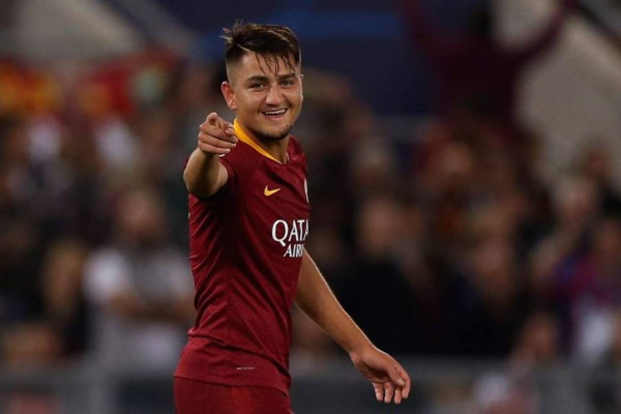 Delantero: Cengiz Ünder, 21 años (Roma) - Ayudó a la Roma a alcanzar las semifinales la pasada temporada y ha sido decisivo esta campaña gracias a su ritmo, creatividad y letal zurda. Marcó tres goles en la fase de grupos.