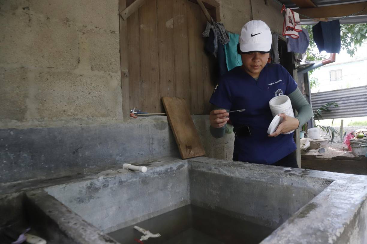 En esta jornada participaron más de 70 estudiantes de Enfermería y Medicina de la Universidad Católica de Honduras (Unicah), que han sido clave para el éxito de estos operativos.