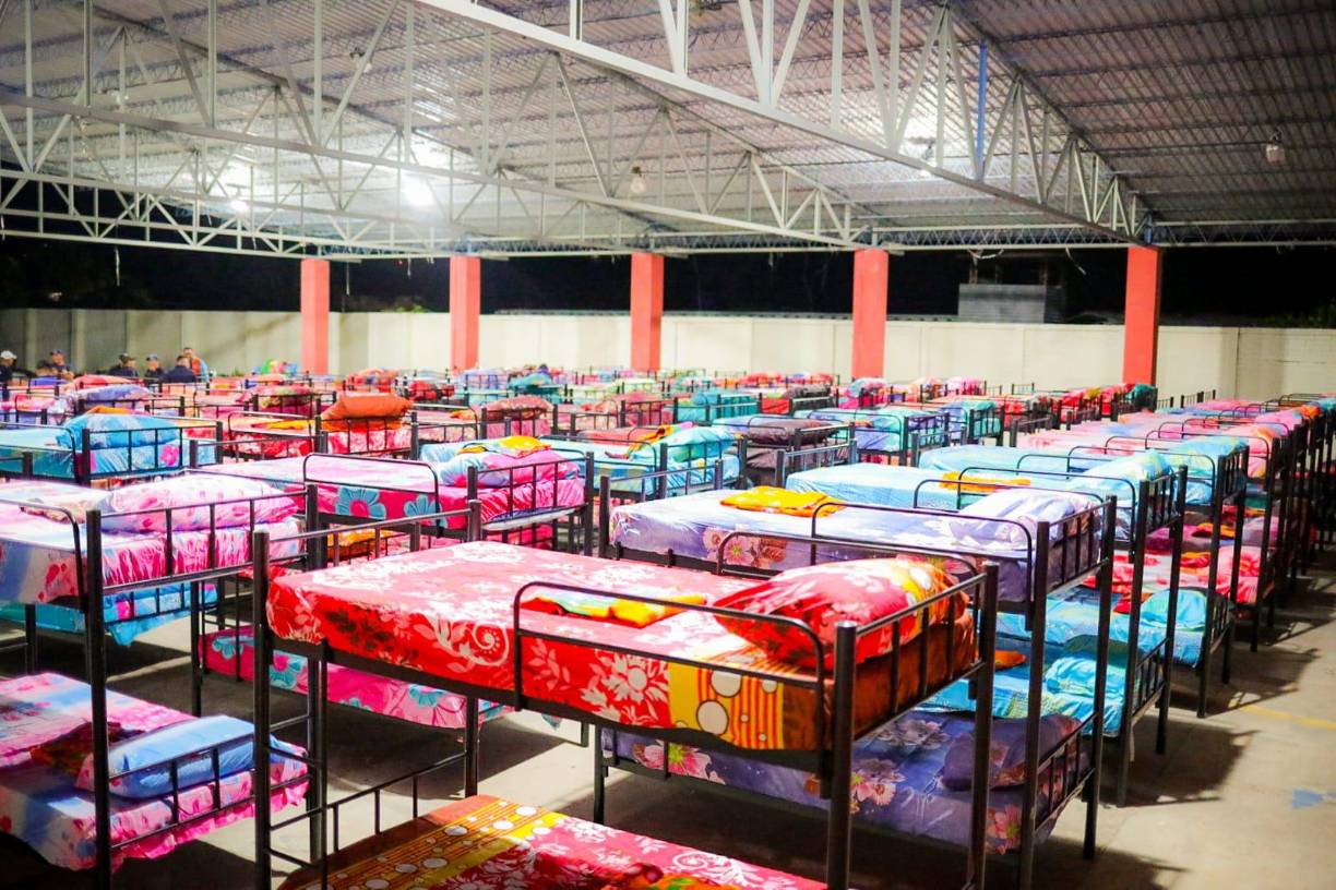 “Hemos tenido diferentes viviendas dañadas en Ahuachapán y las instituciones del Sistema Nacional de Protección Civil se encuentran trabajando en la zona con el fin de dar respuesta oportuna a las familias afectadas”, añadió Bidegain en una entrevista televisiva este martes.