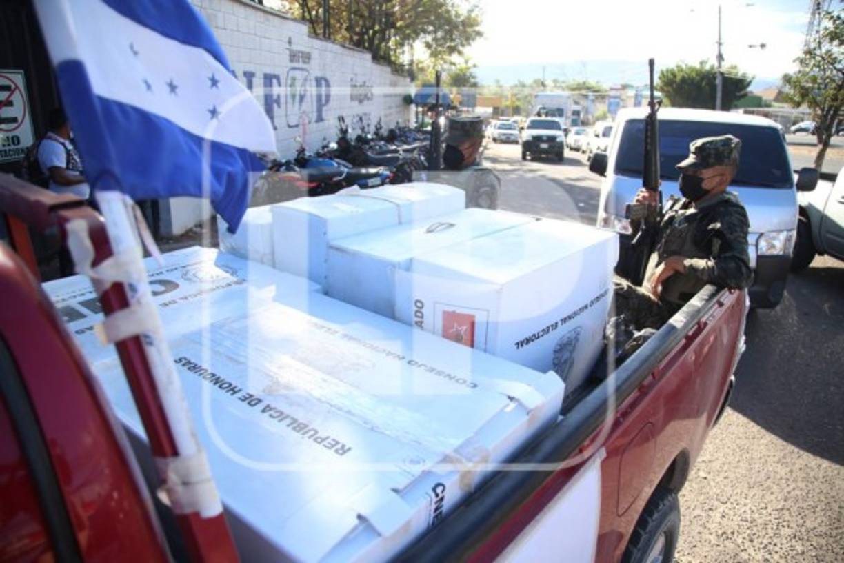 El Consejo Nacional Electoral (CNE) comenzará a transmitir los primeros resultados en la noche de este lunes después de más de 24 horas de haberse cerrado las urnas de las elecciones primarias 2021.